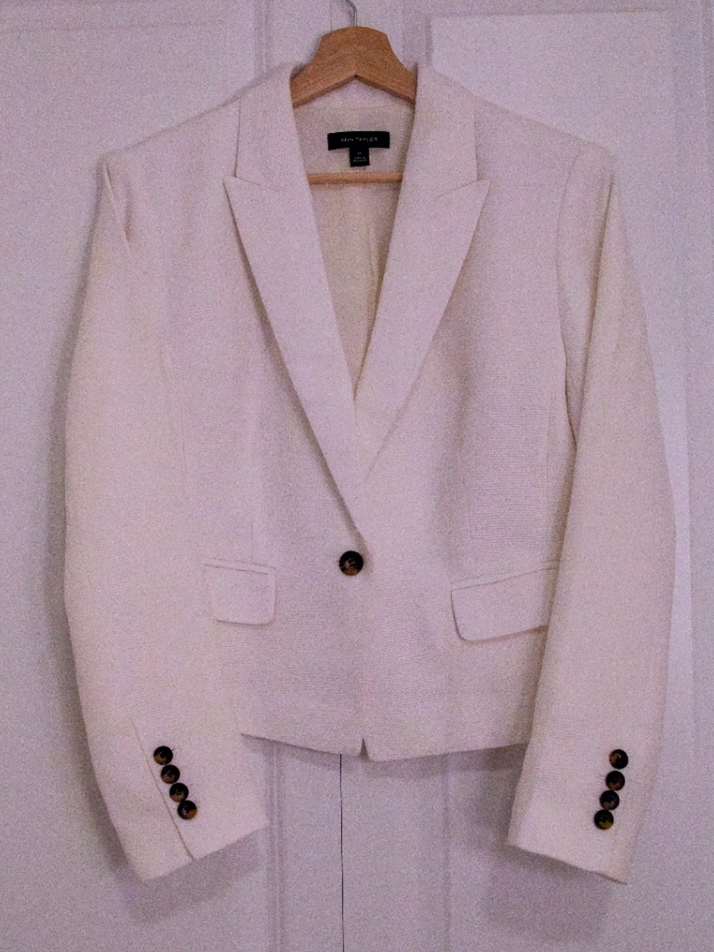 Ann Taylor - Piqué Fitted Blazer (Size 8P)